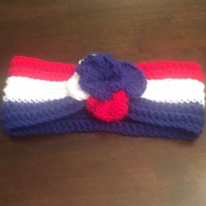 Hand crochet head band with rose.